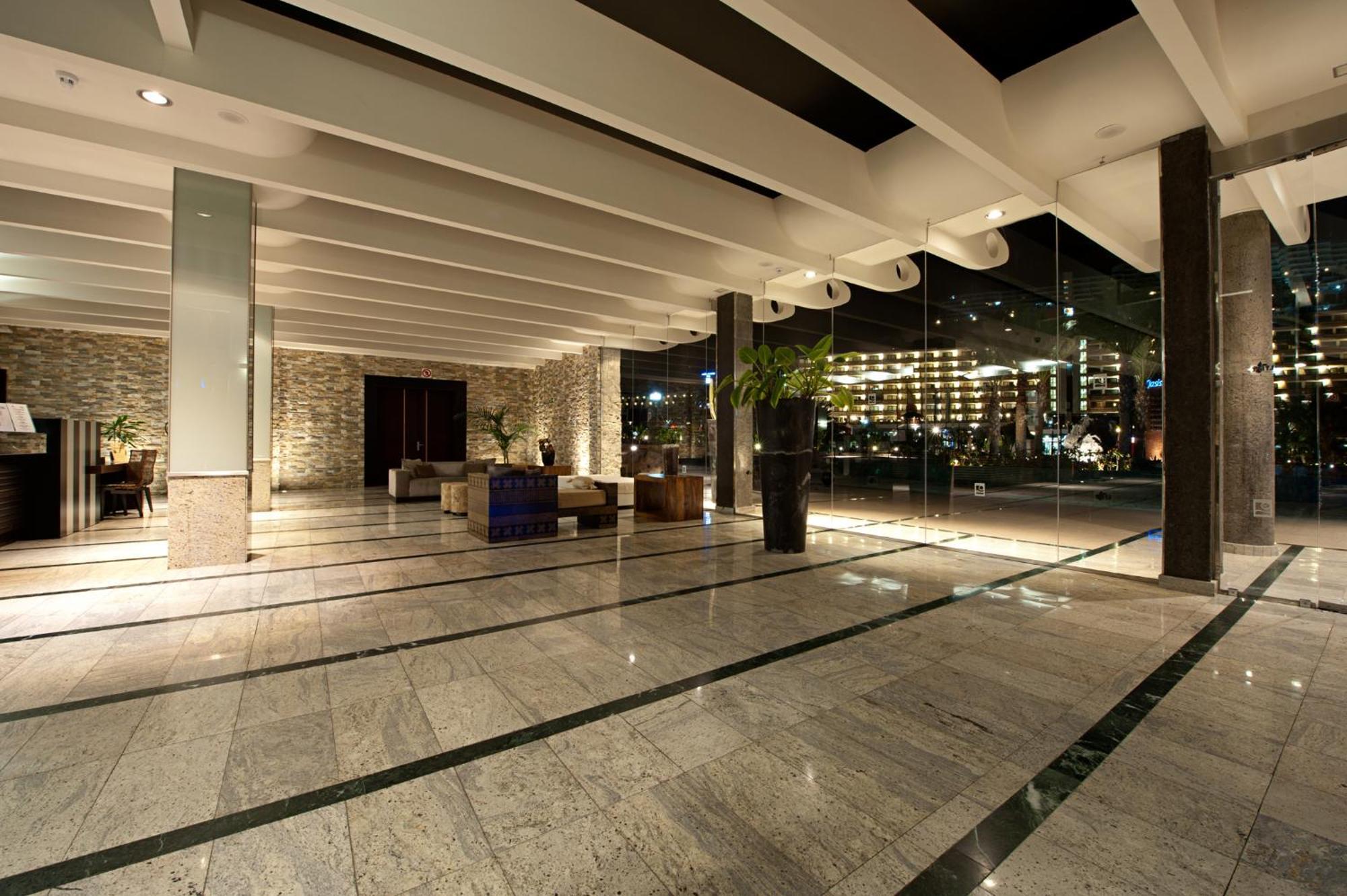 Hotel Livvo Valle Taurito & Aquapark Buitenkant foto